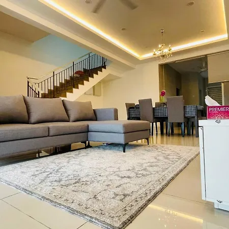 Homestay 3Br Near Setia Alam Shah Alam Exterior photo