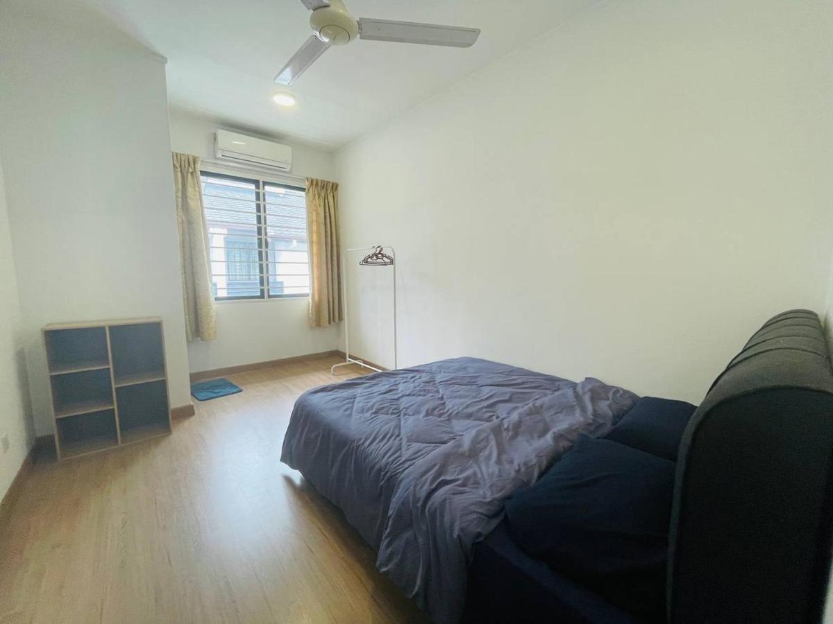 Holiday home 3br Near Setia Alam