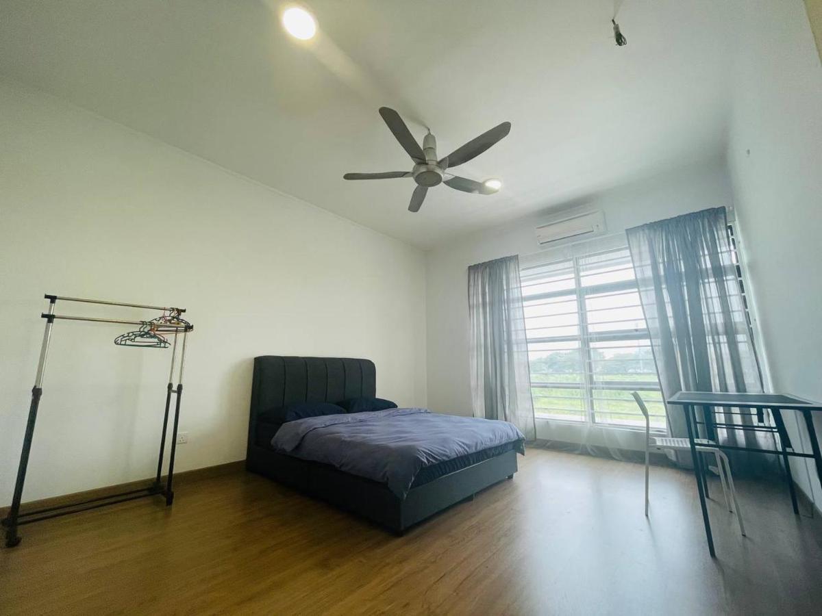 3br Near Setia Alam Holiday home *
